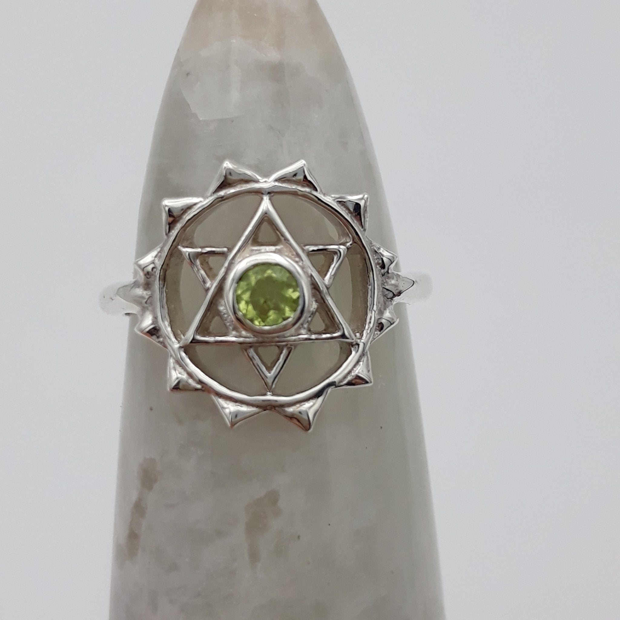 Heart Chakra Peridot Ring | Sterling Silver - Spiral Circle