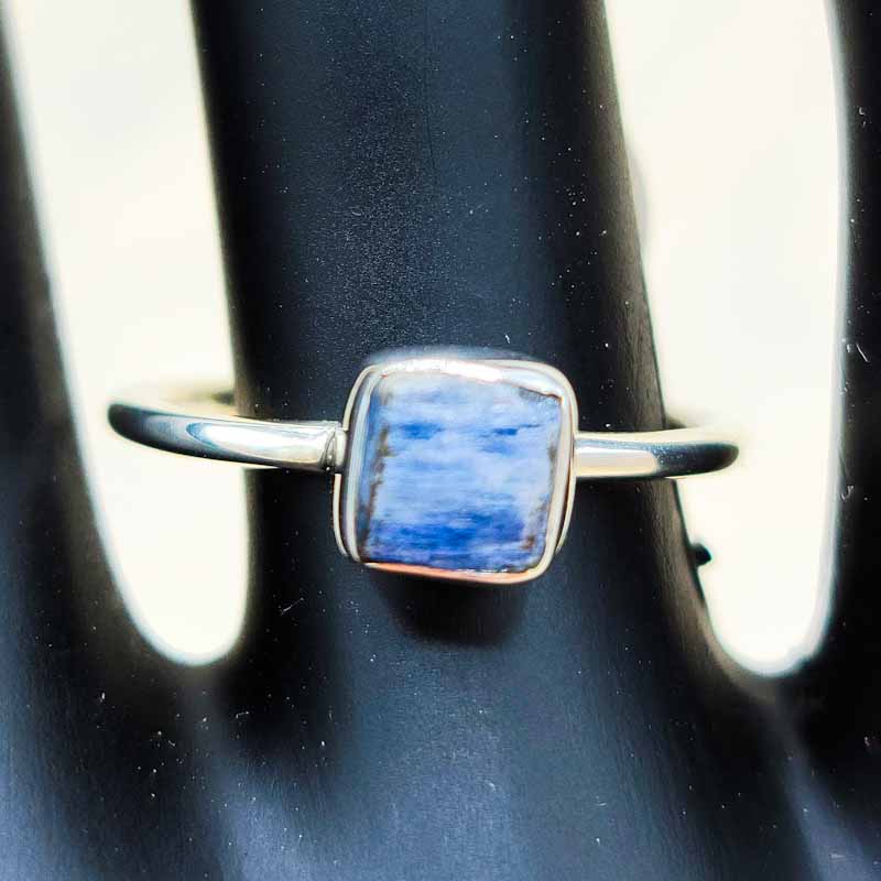 Square Blue Kyanite Simple Ring | Sterling Silver - Spiral Circle