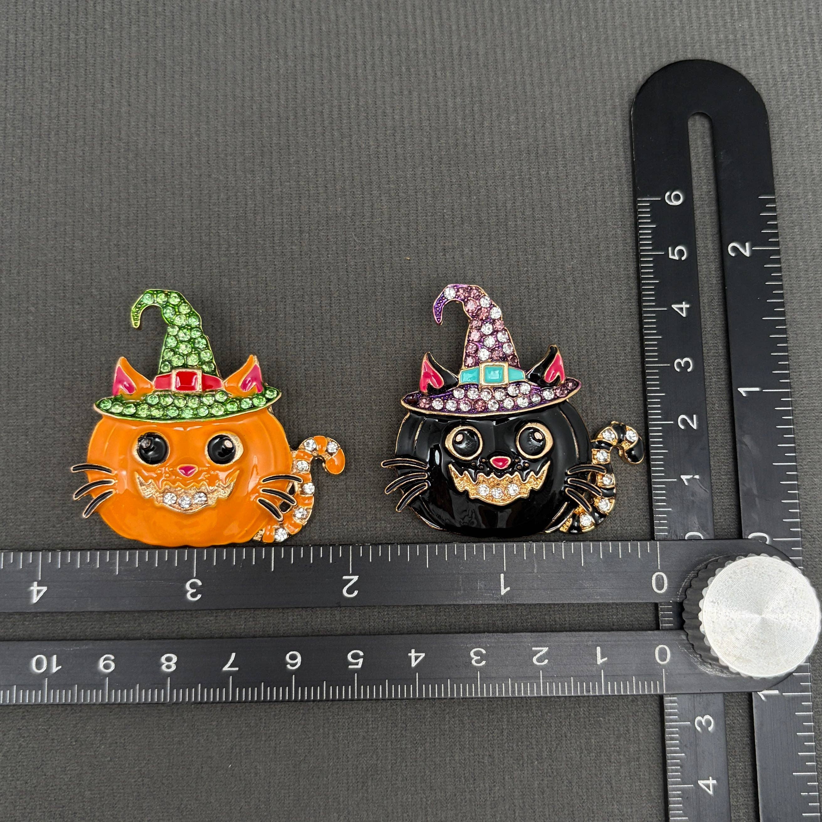 Halloween Cat With Wizard Hat Brooch