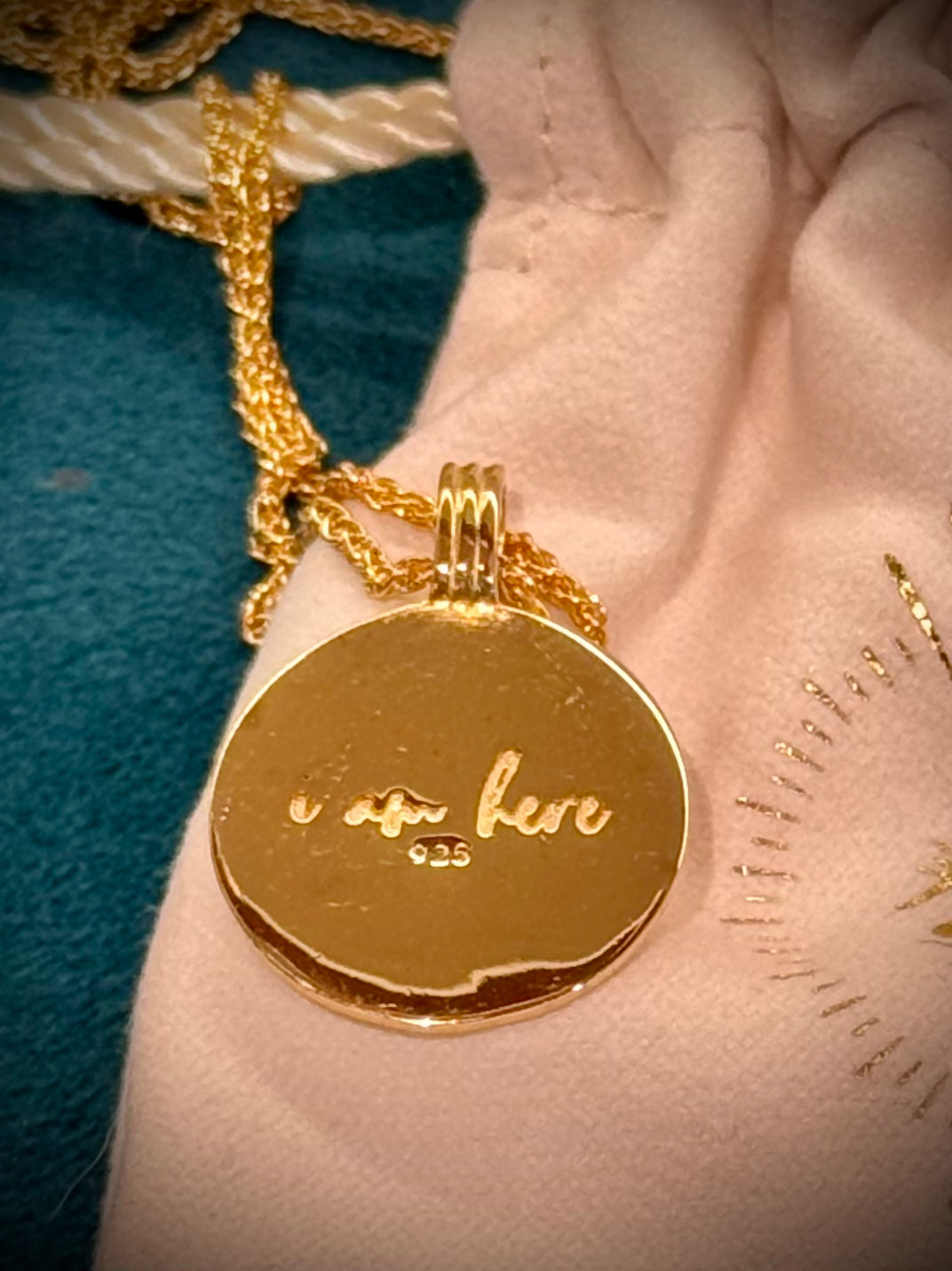 Beautiful Chorus 18c gold plated necklace