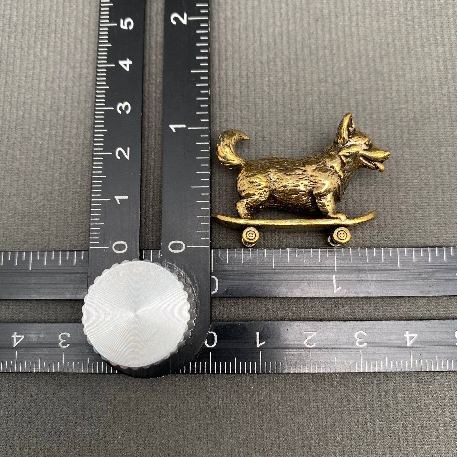 Corgi On The Skateboard Brass Crafts Desktop Ornaments