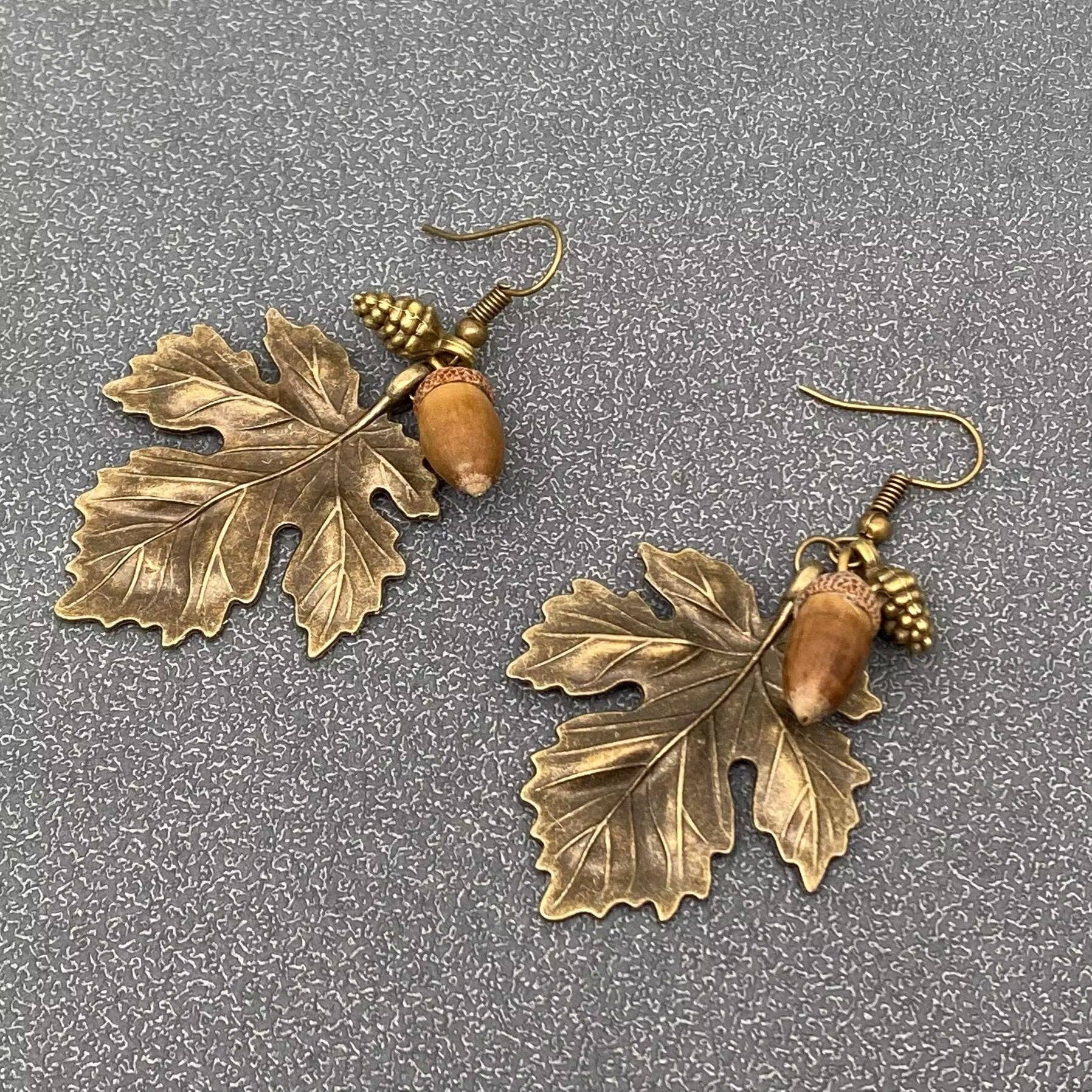 Acorn & Metal Maple Leaves Charm Dagnle Earrings - Spiral Circle