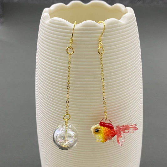 Asymmetric Red Goldfish Dagnle Earrings - Spiral Circle