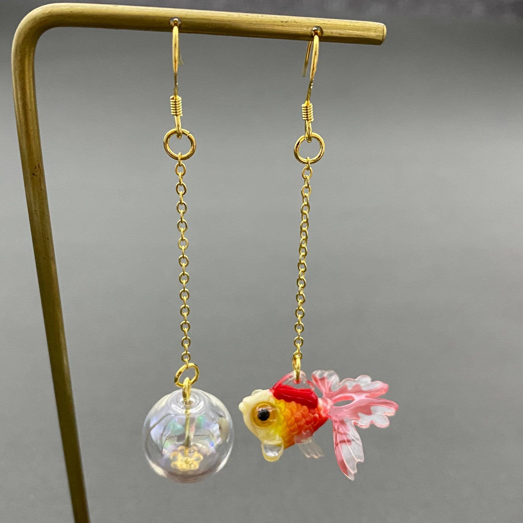 Asymmetric Red Goldfish Dagnle Earrings - Spiral Circle