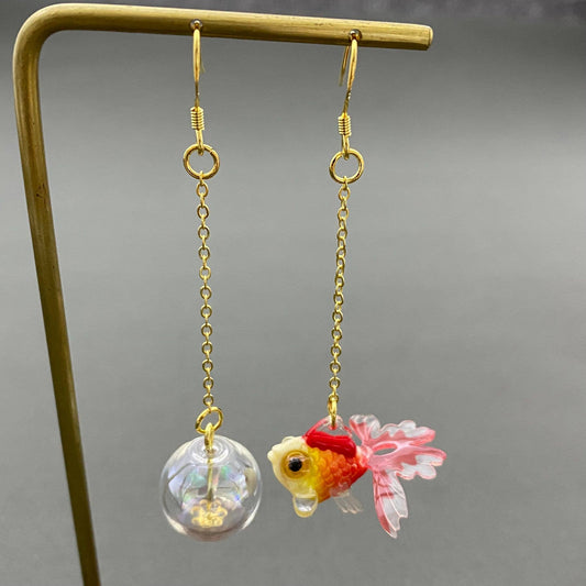 Asymmetric Red Goldfish Dagnle Earrings - Spiral Circle