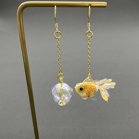 Asymmetric Yellow Goldfish Dagnle Earrings - Spiral Circle