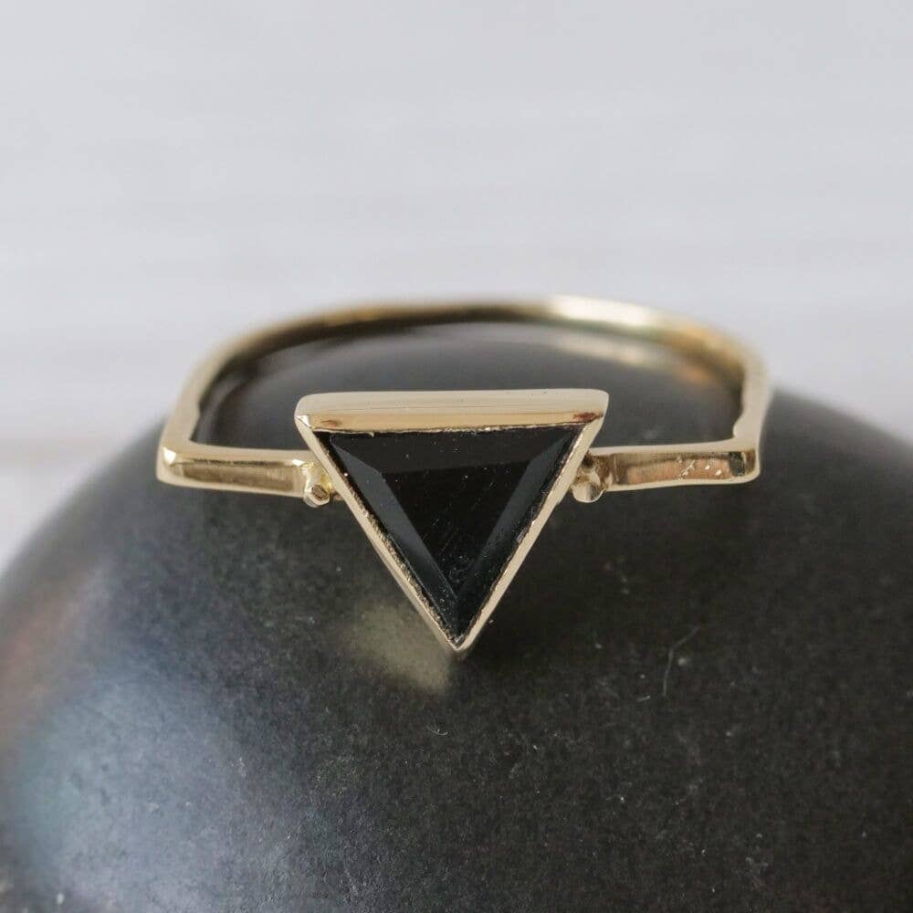Brass Ring with Triangle Onyx Stone - Spiral Circle