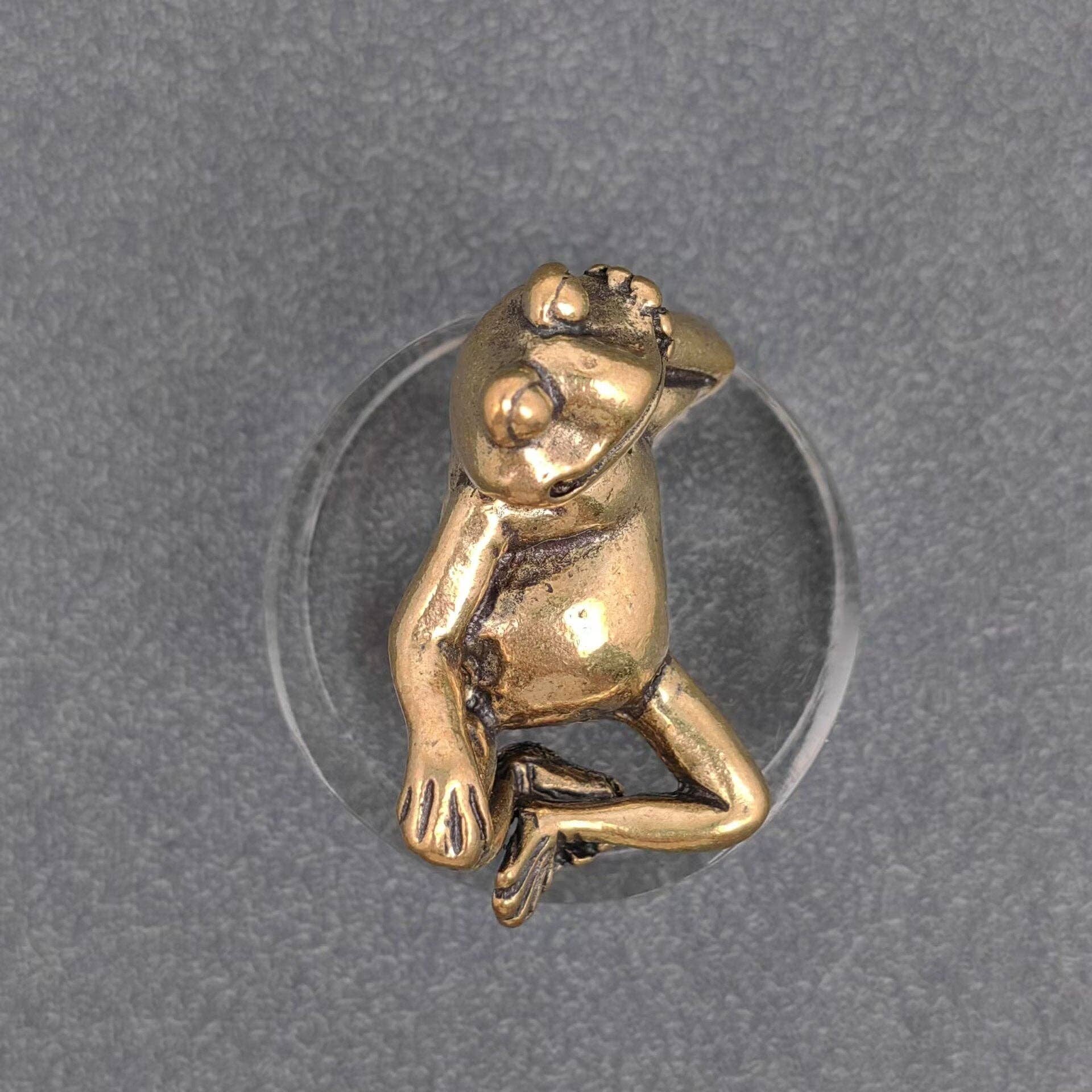 Brass Side - Lying Frog Desktop Ornaments Decorations - Spiral Circle