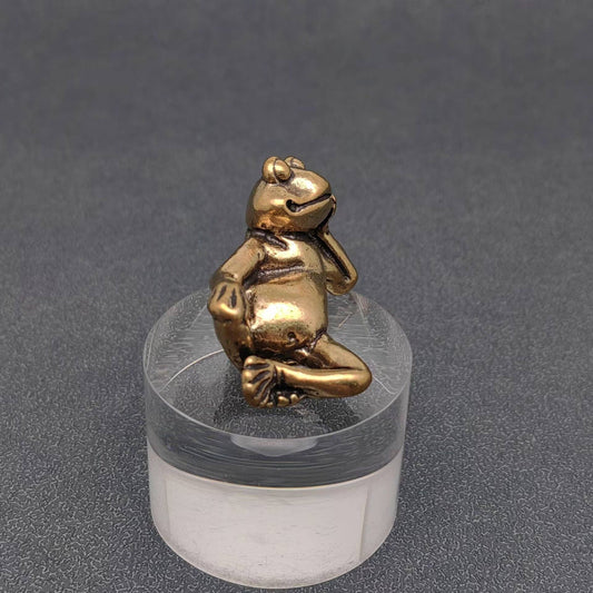 Brass Side - Lying Frog Desktop Ornaments Decorations - Spiral Circle
