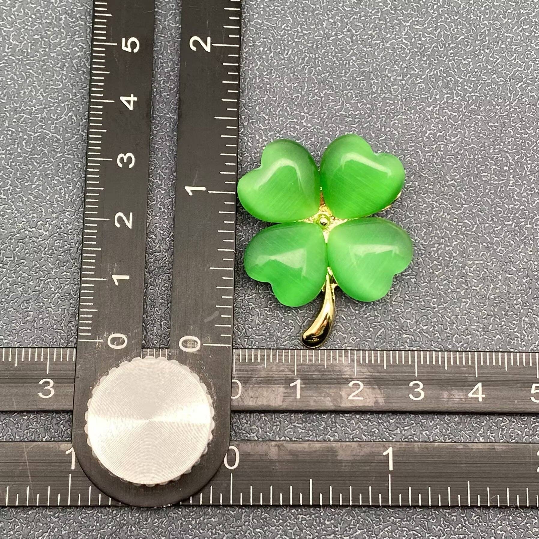 Cat's Eye Stone Design Four - leaf Clover Brooch - Spiral Circle