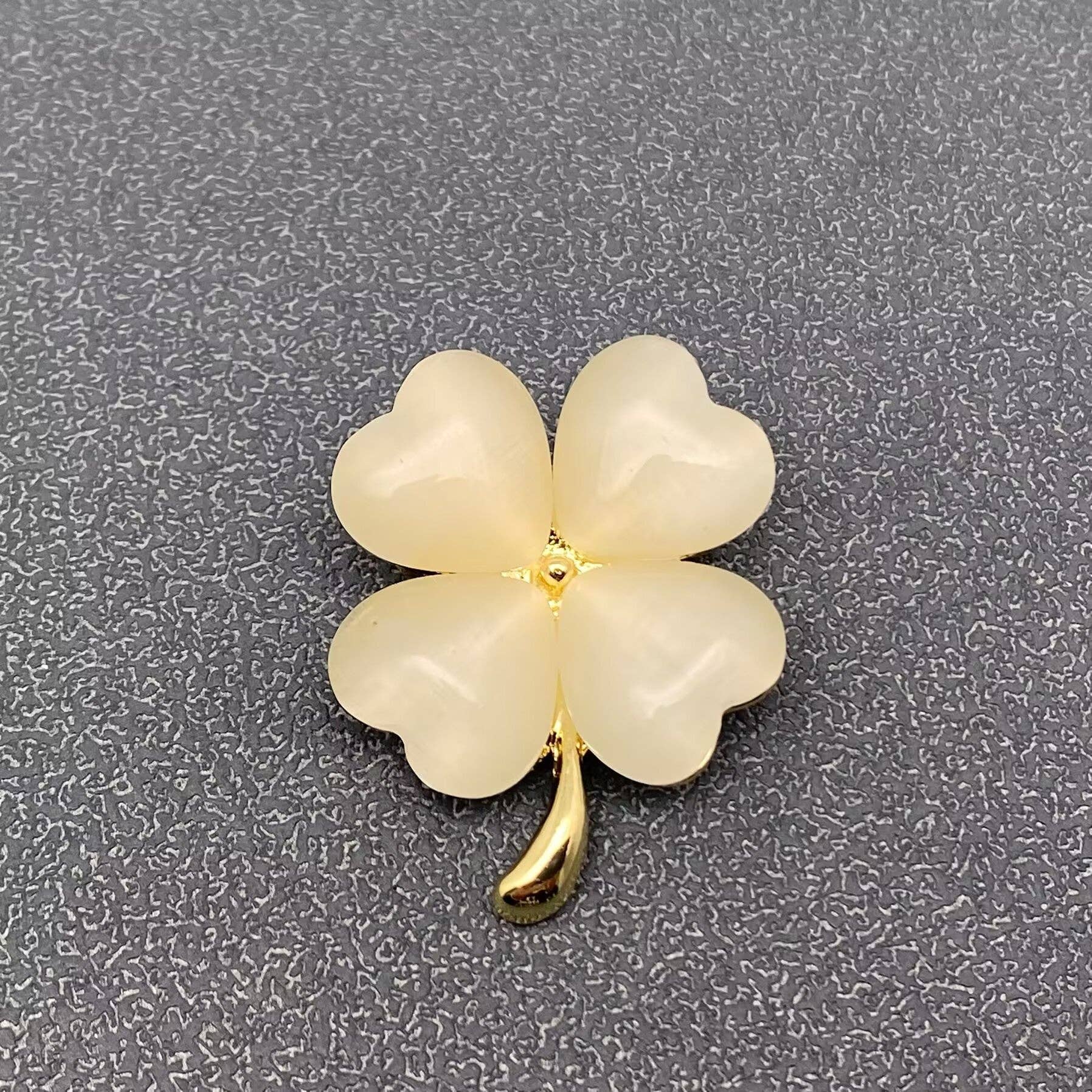 Cat's Eye Stone Design Four - leaf Clover Brooch - Spiral Circle