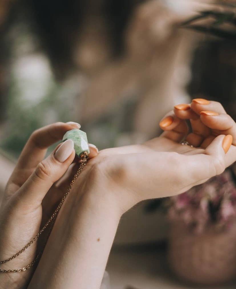 Crystal Quartz Pendulum Urn Perfume Bottle Necklace - Spiral Circle