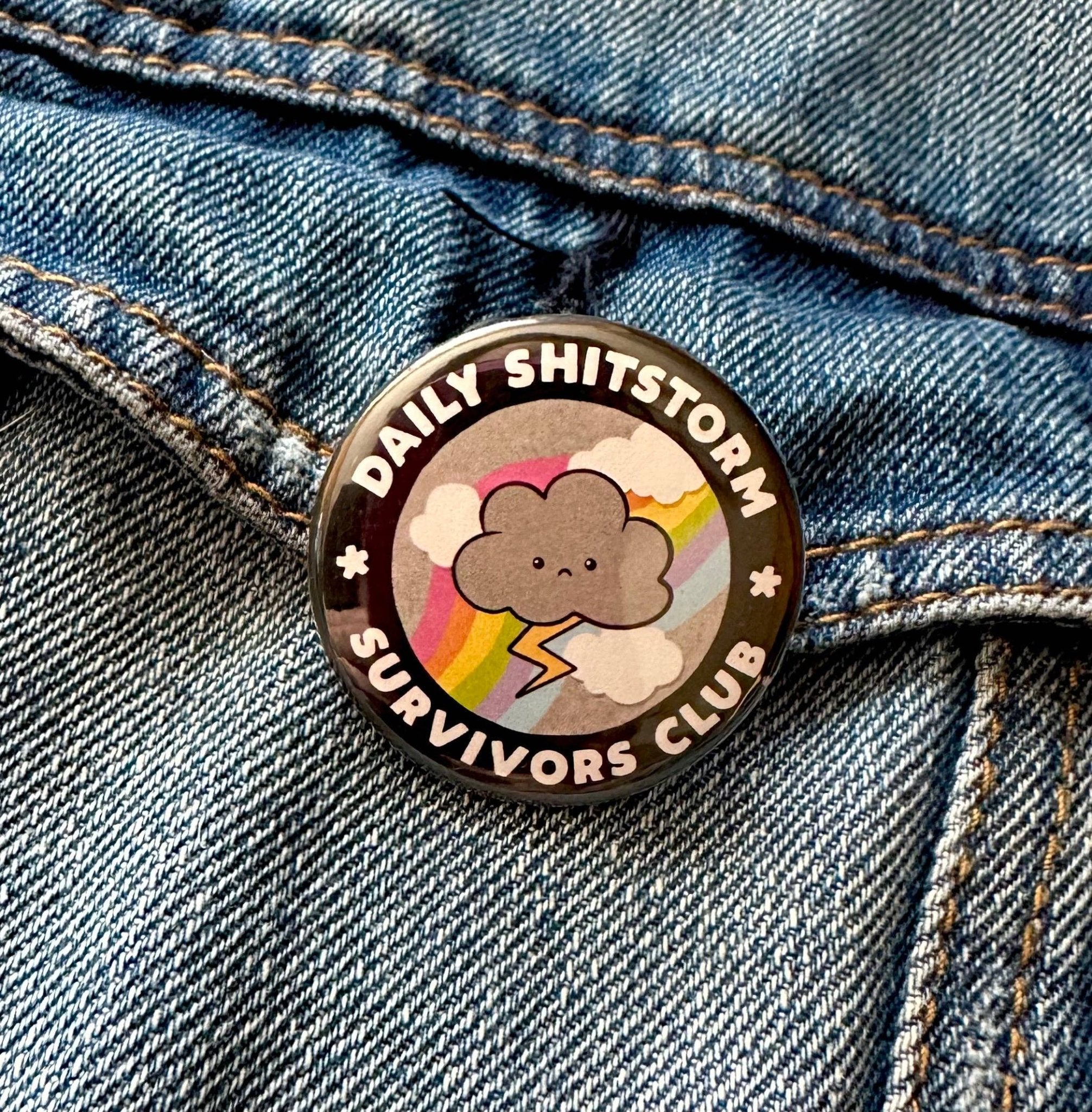Daily Shitstorm Survivors Club Button - Spiral Circle