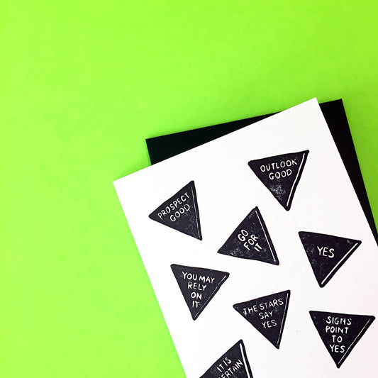 Eight Ball Predictions Card - Spiral Circle