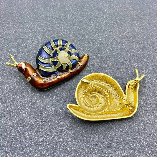 Enamel Snail brooch - Spiral Circle