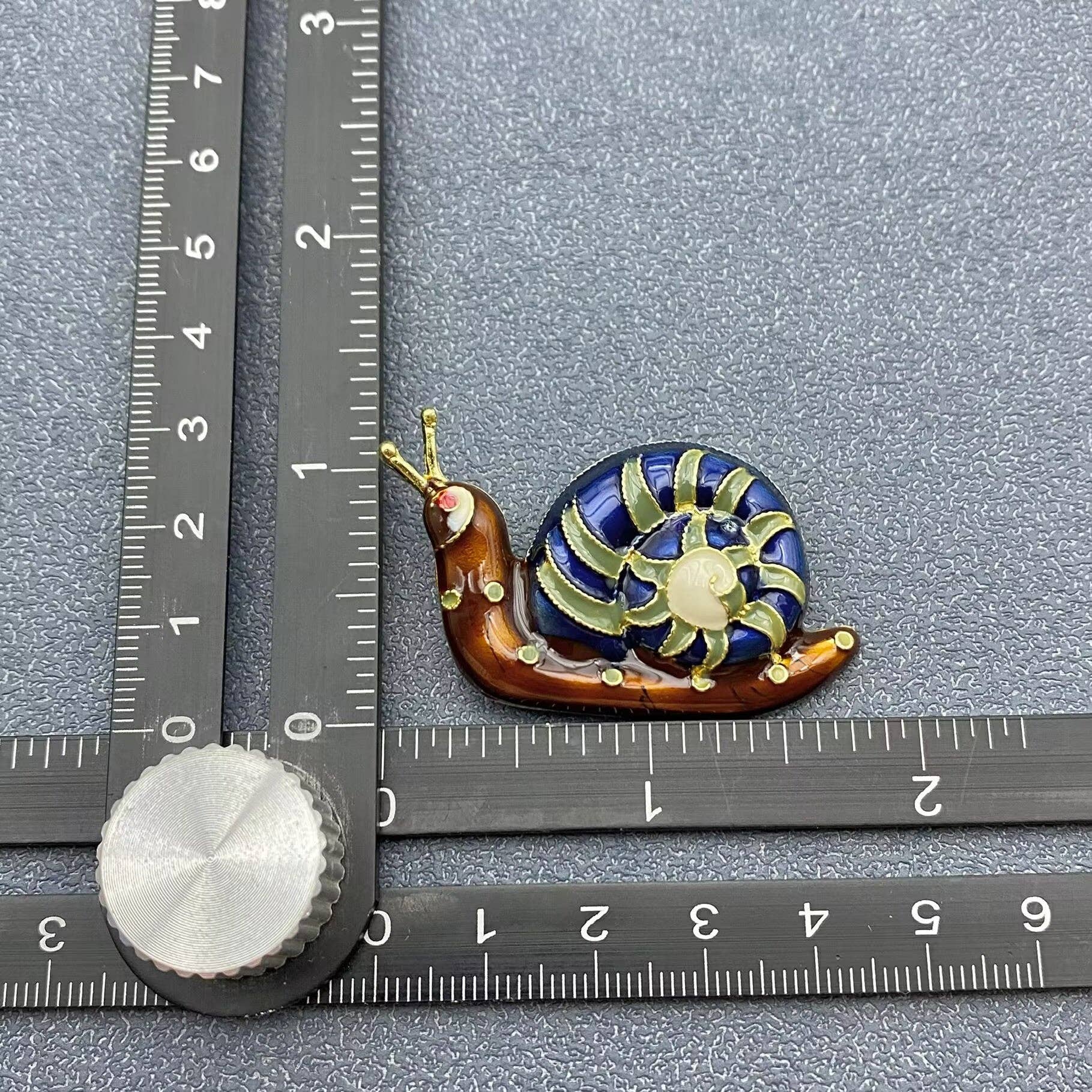 Enamel Snail brooch - Spiral Circle