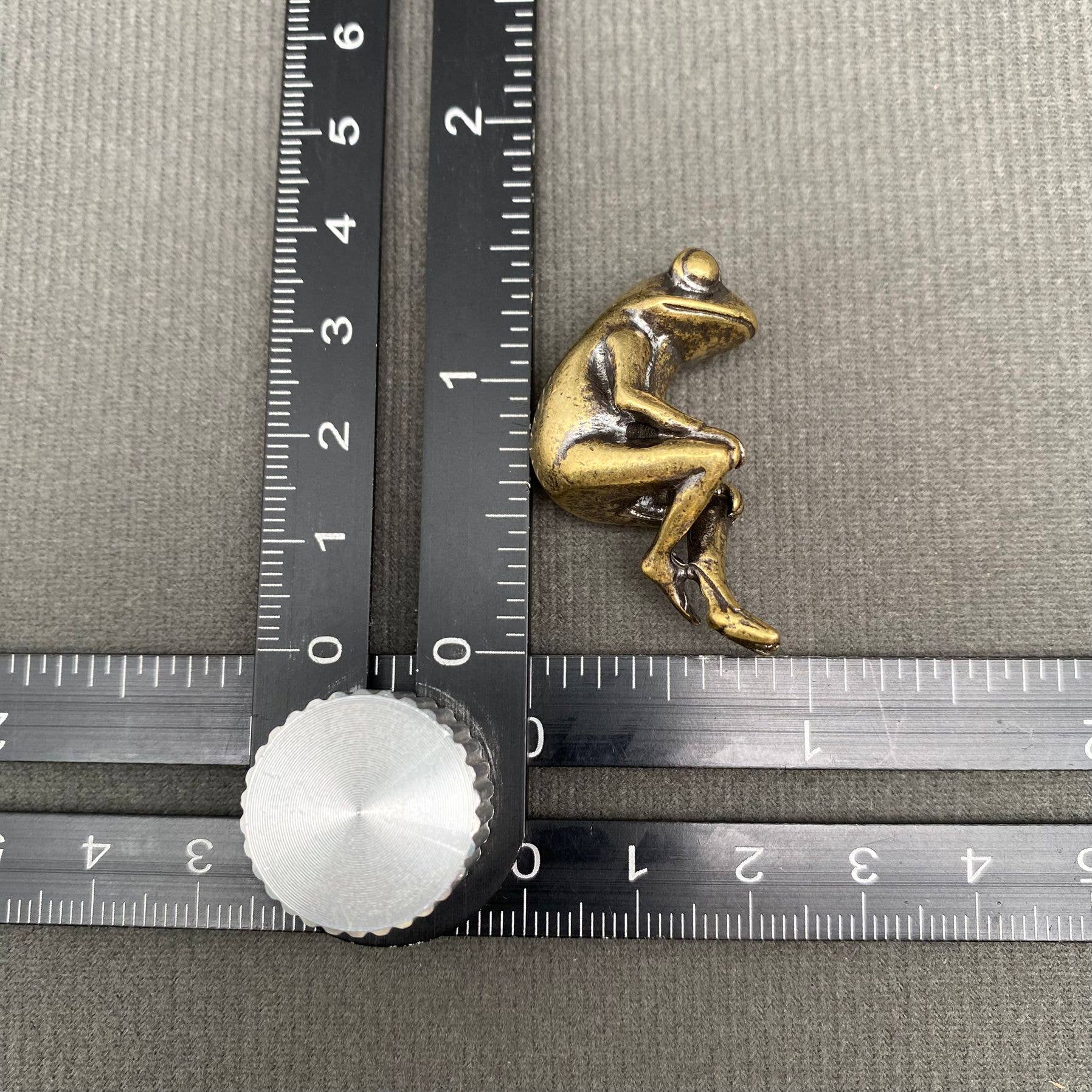 Frog | Brass Figurine - Spiral Circle