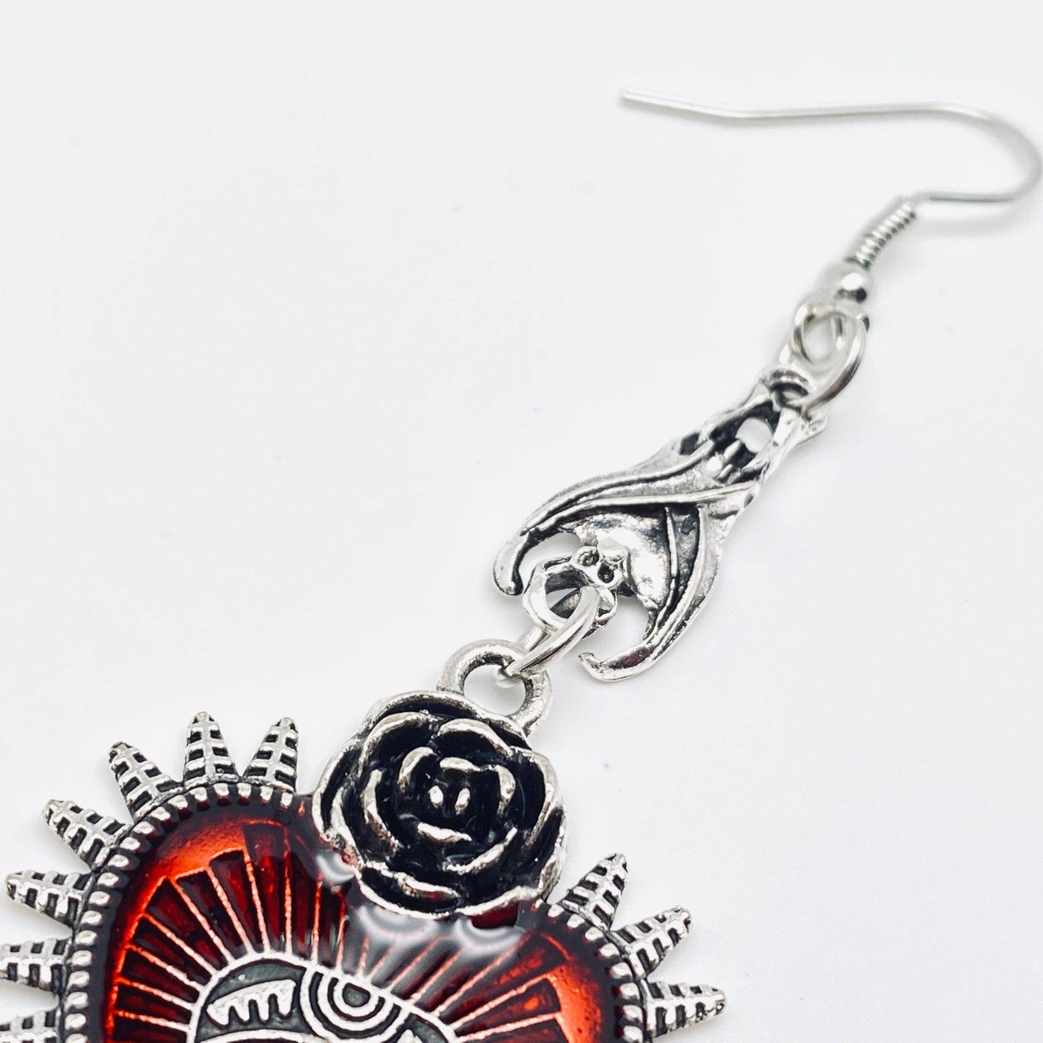 Gothic Punk Heart-Shaped Eye Earrings - Spiral Circle