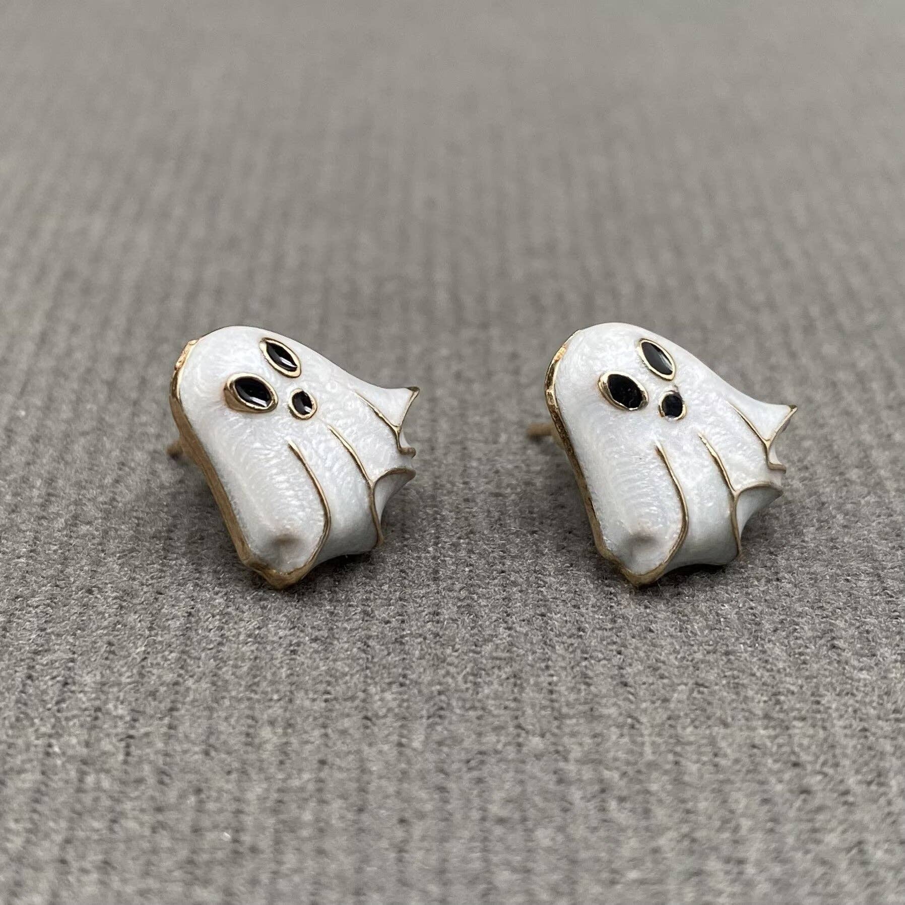 Halloween Enamel Ghost Ear Studs - Spiral Circle