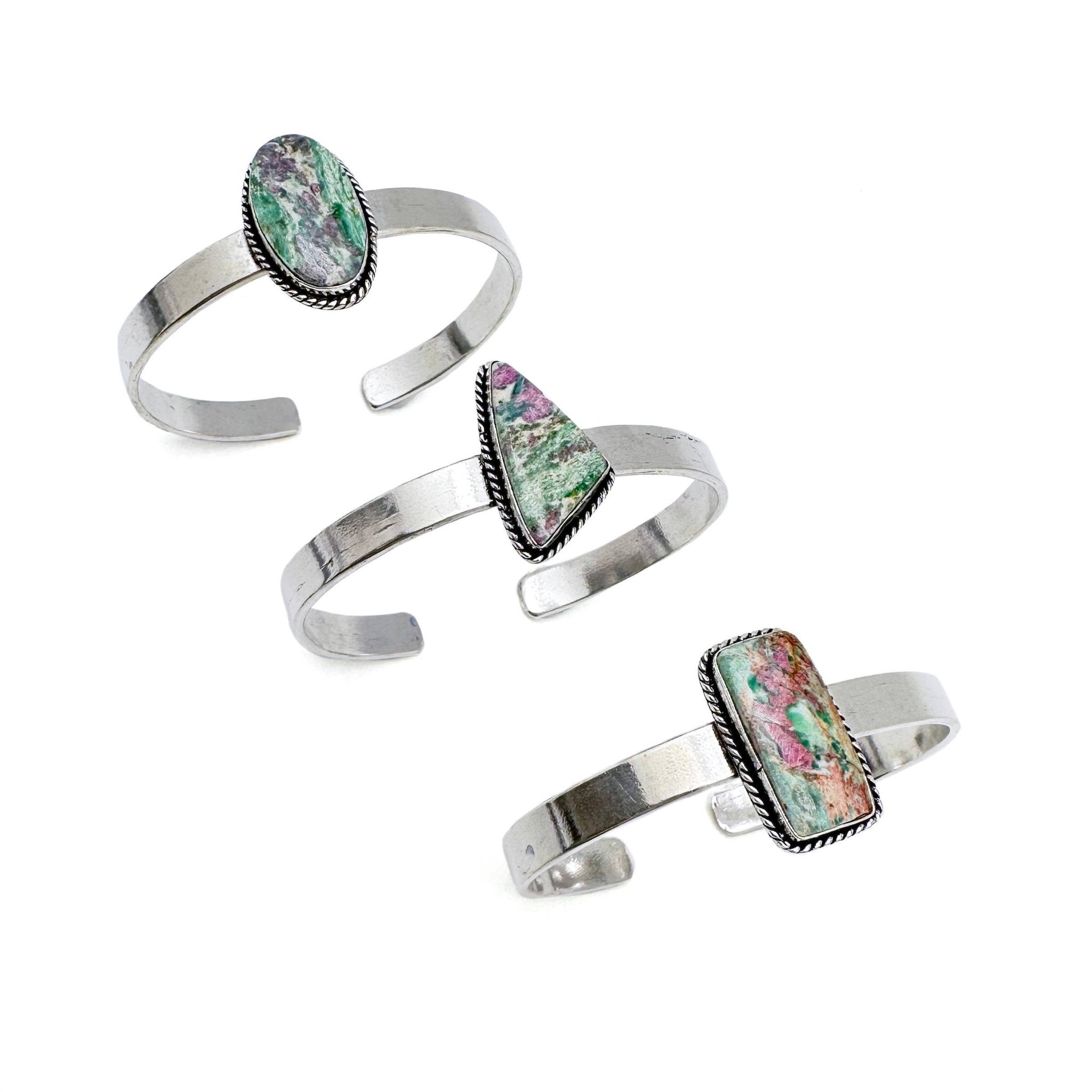 Handcrafted Kashi Semiprecious Stone Cuff - Ruby Fuchsite - Spiral Circle