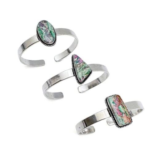 Handcrafted Kashi Semiprecious Stone Cuff - Ruby Fuchsite - Spiral Circle