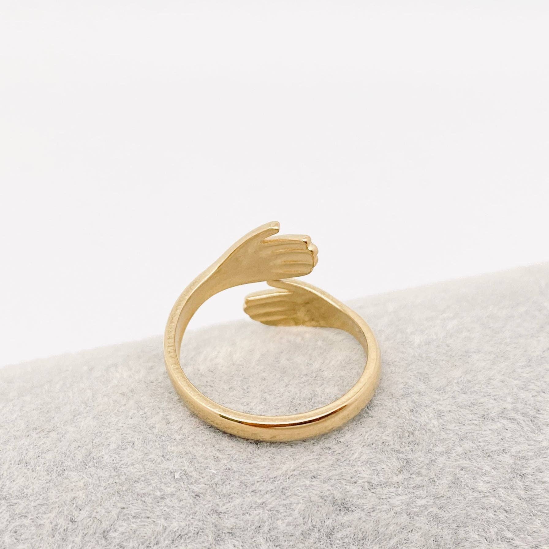 Hands Cuddling Gold Plated Stainless Steel Ring - FGS - Spiral Circle