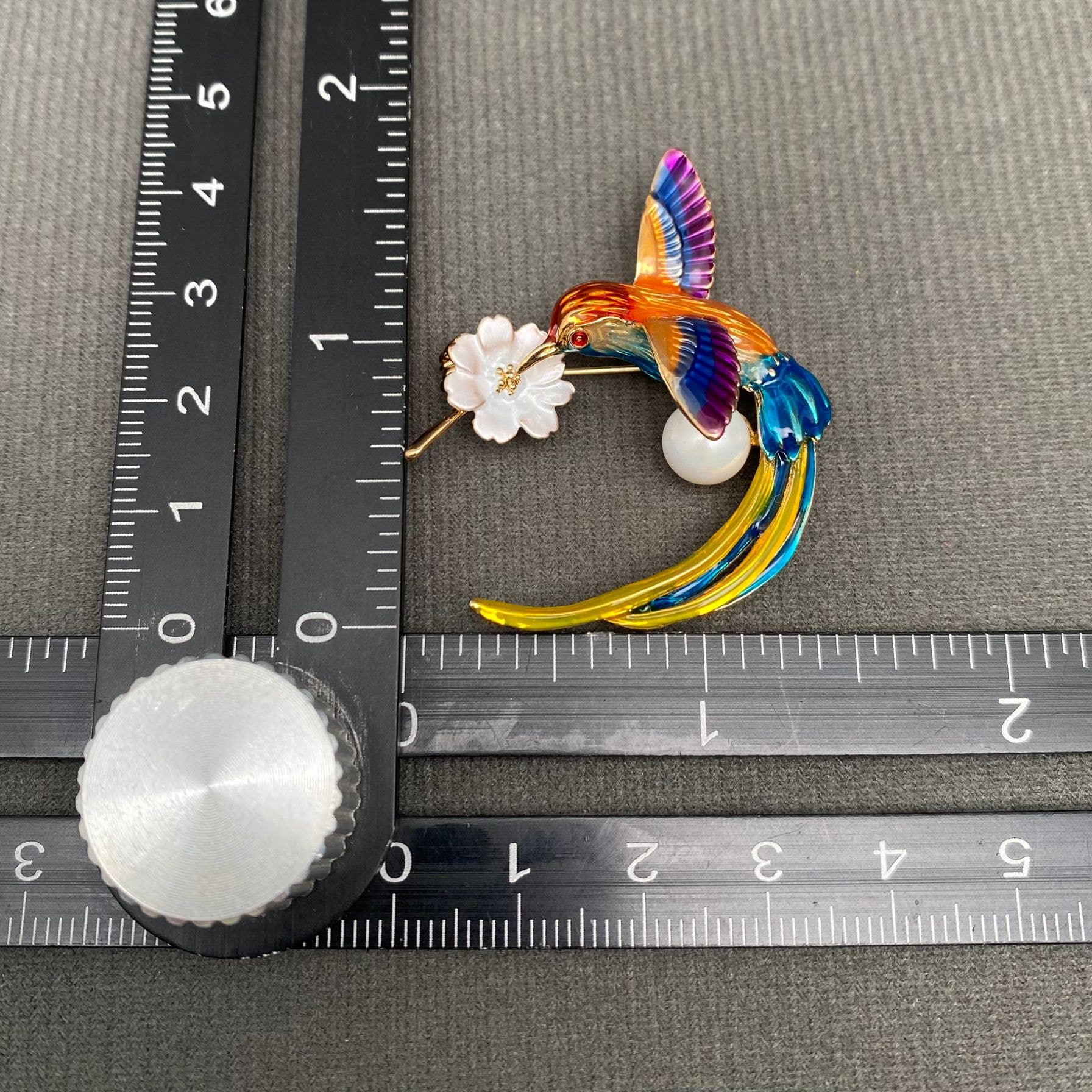 Hummingbird & Flower Brooch - Spiral Circle