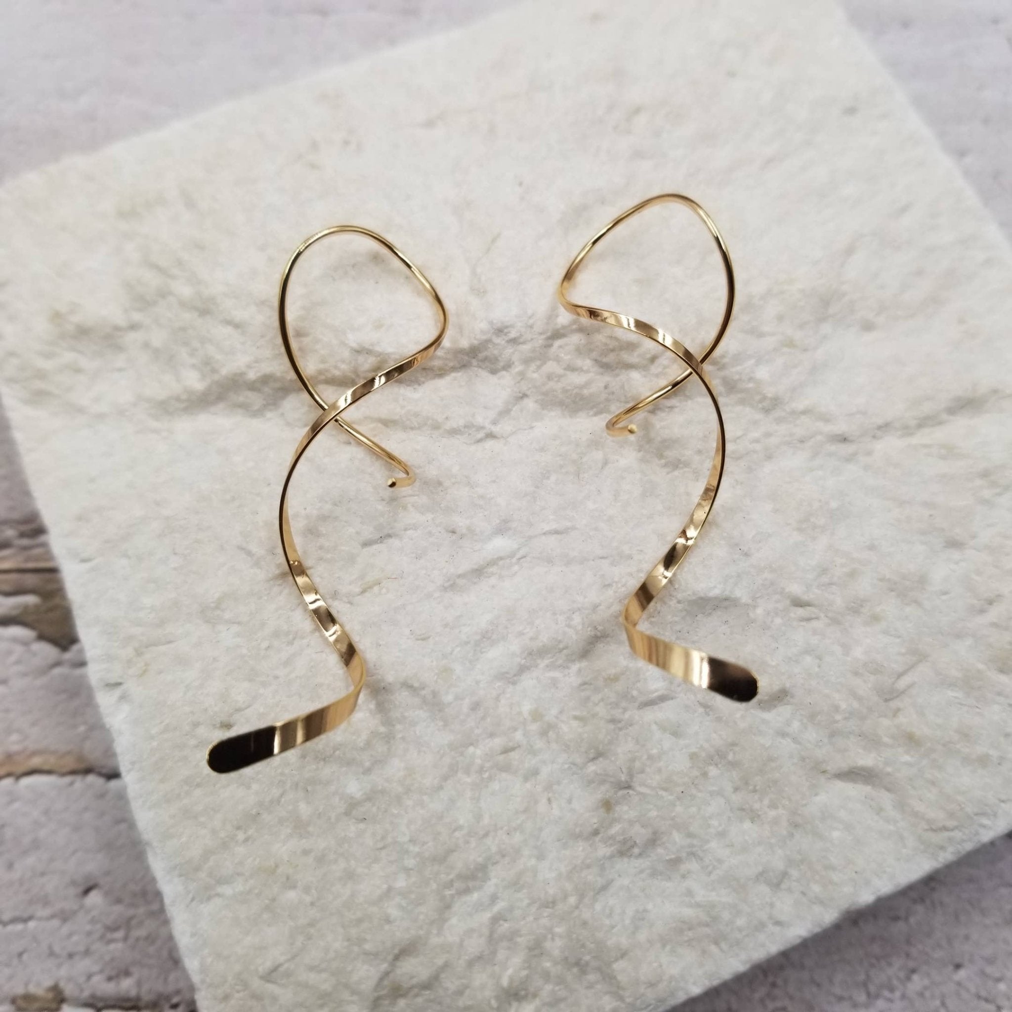 Integrated Spiral Curve Earrings - 18K - Spiral Circle