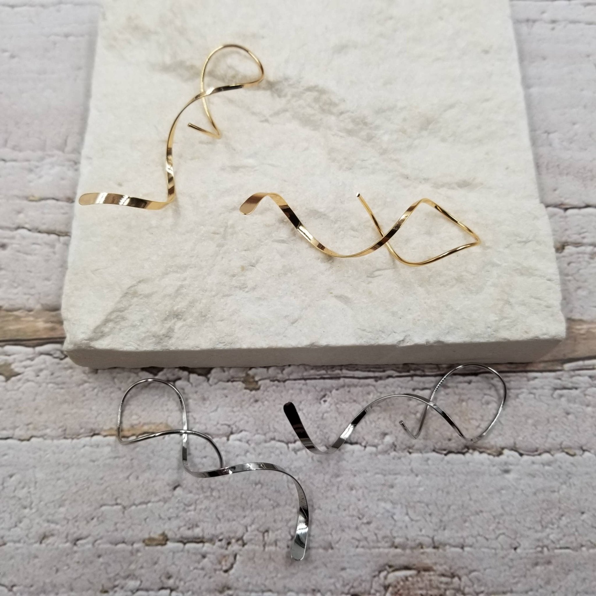 Integrated Spiral Curve Earrings - 18K - Spiral Circle