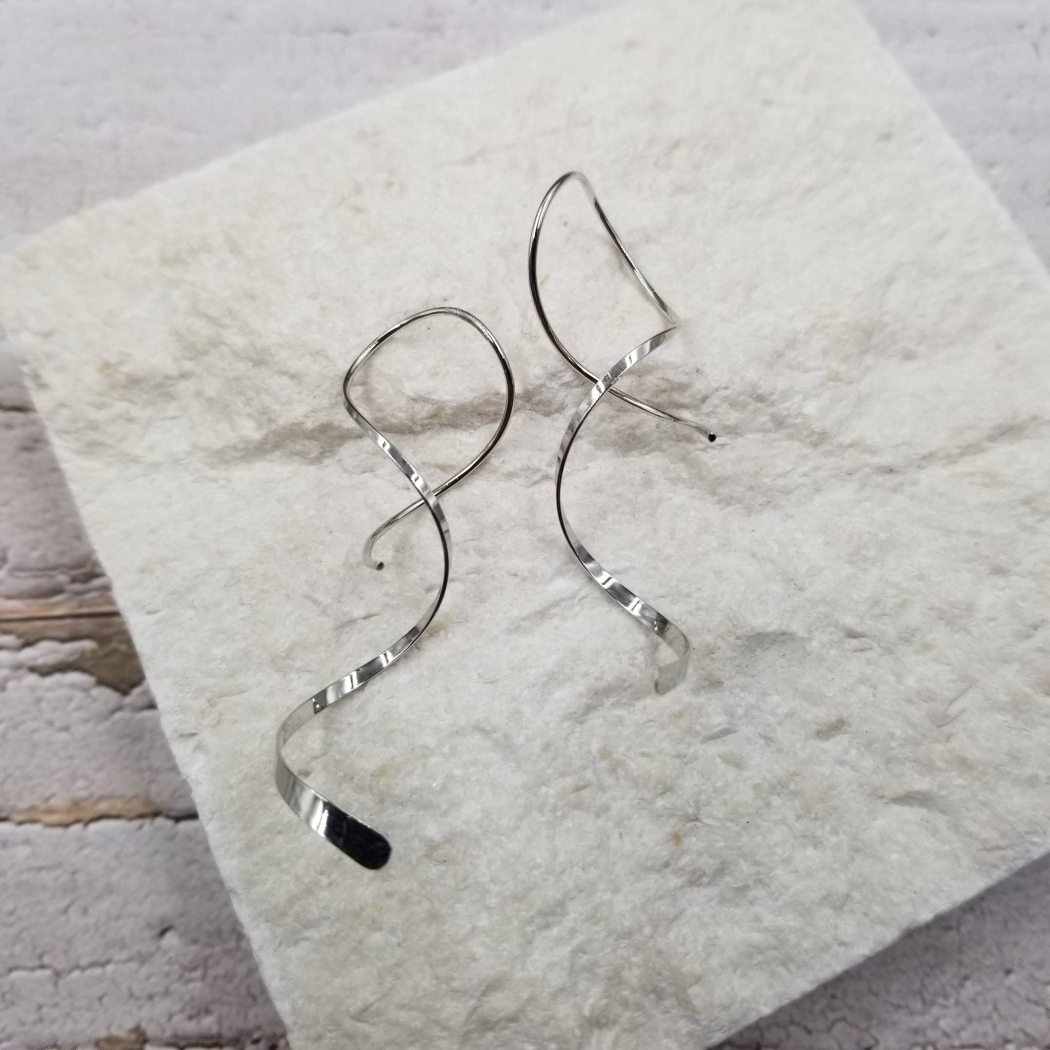 Integrated Spiral Curve Earrings - 18K - Spiral Circle