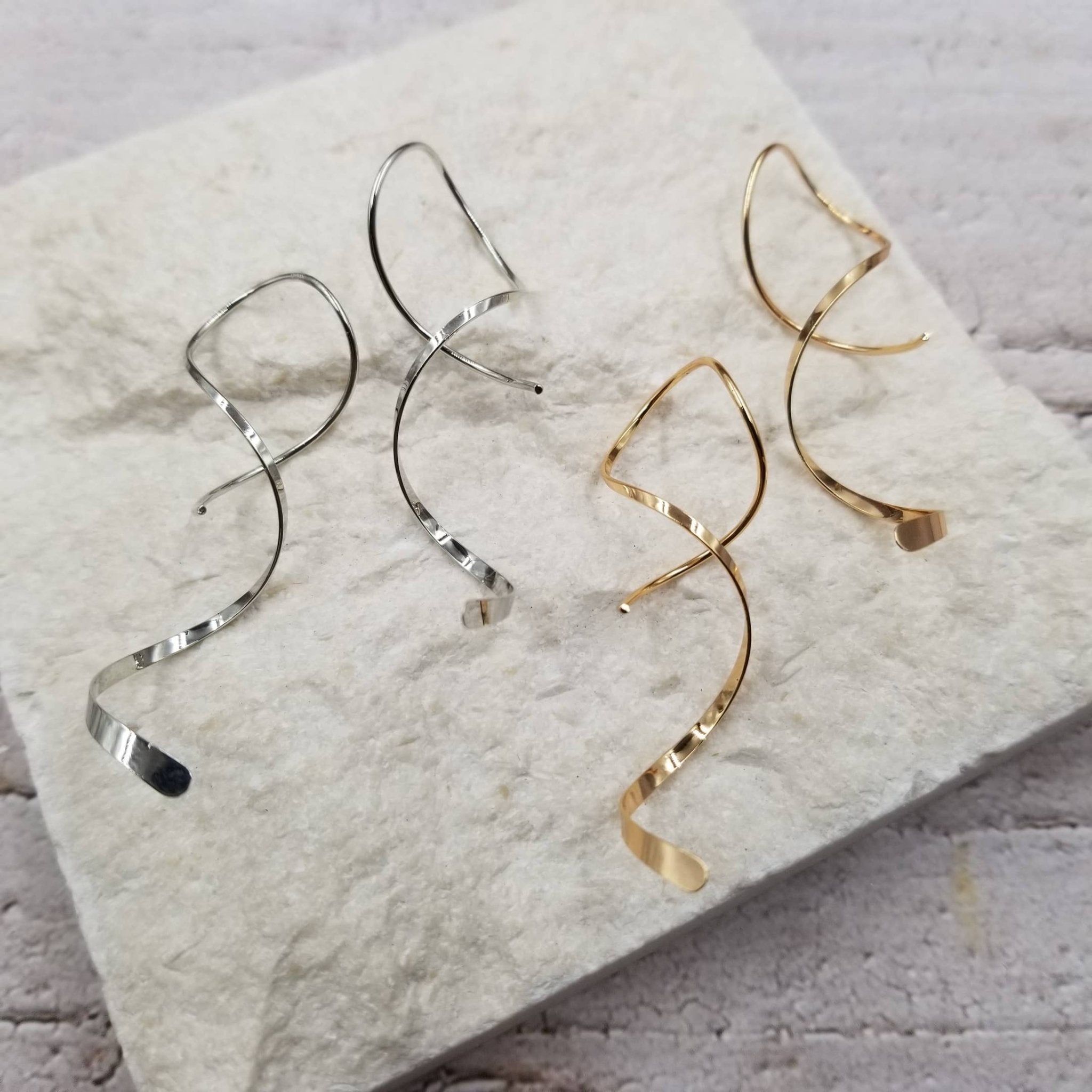 Integrated Spiral Curve Earrings - 18K - Spiral Circle