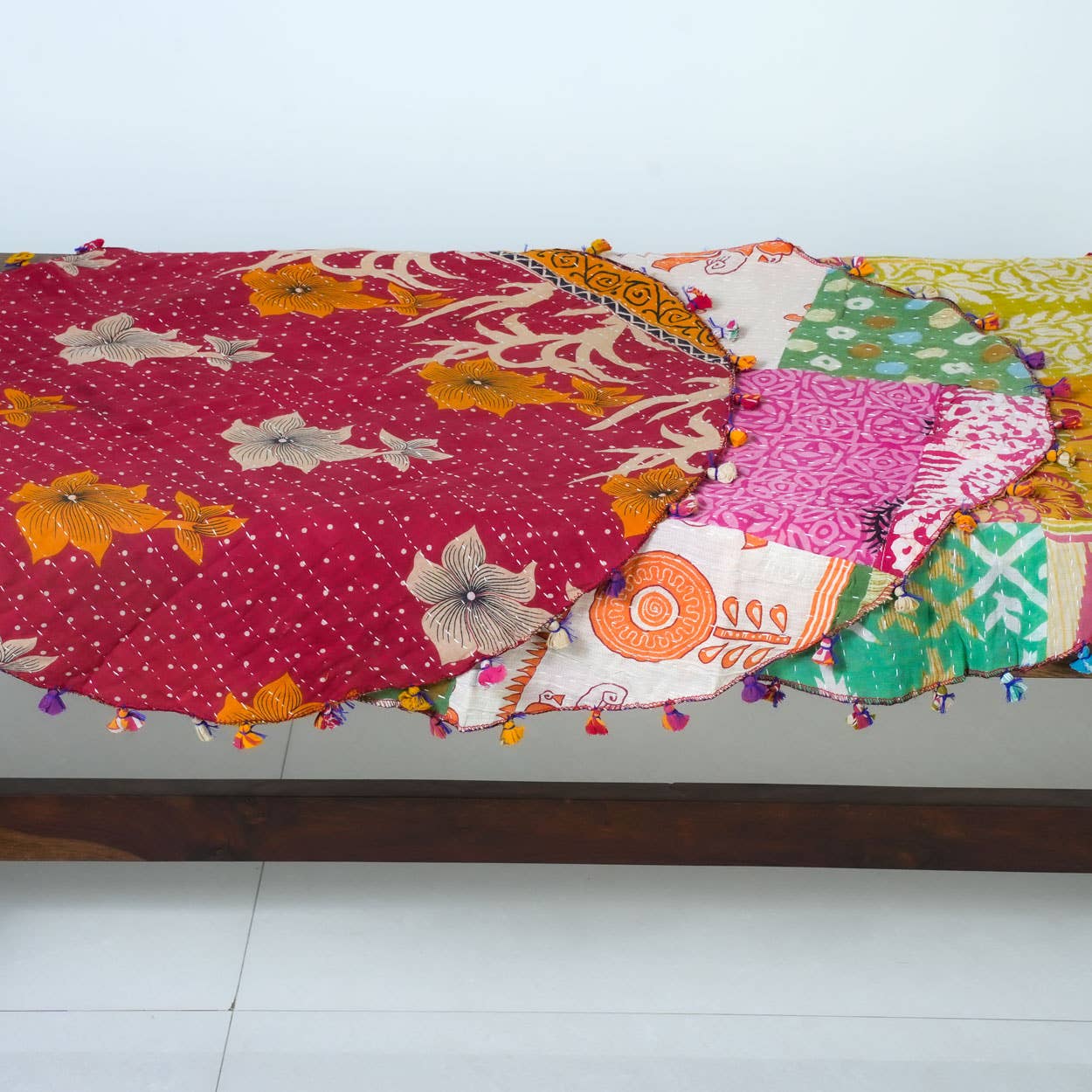 Kantha Tablecloth 25" Circle - Spiral Circle