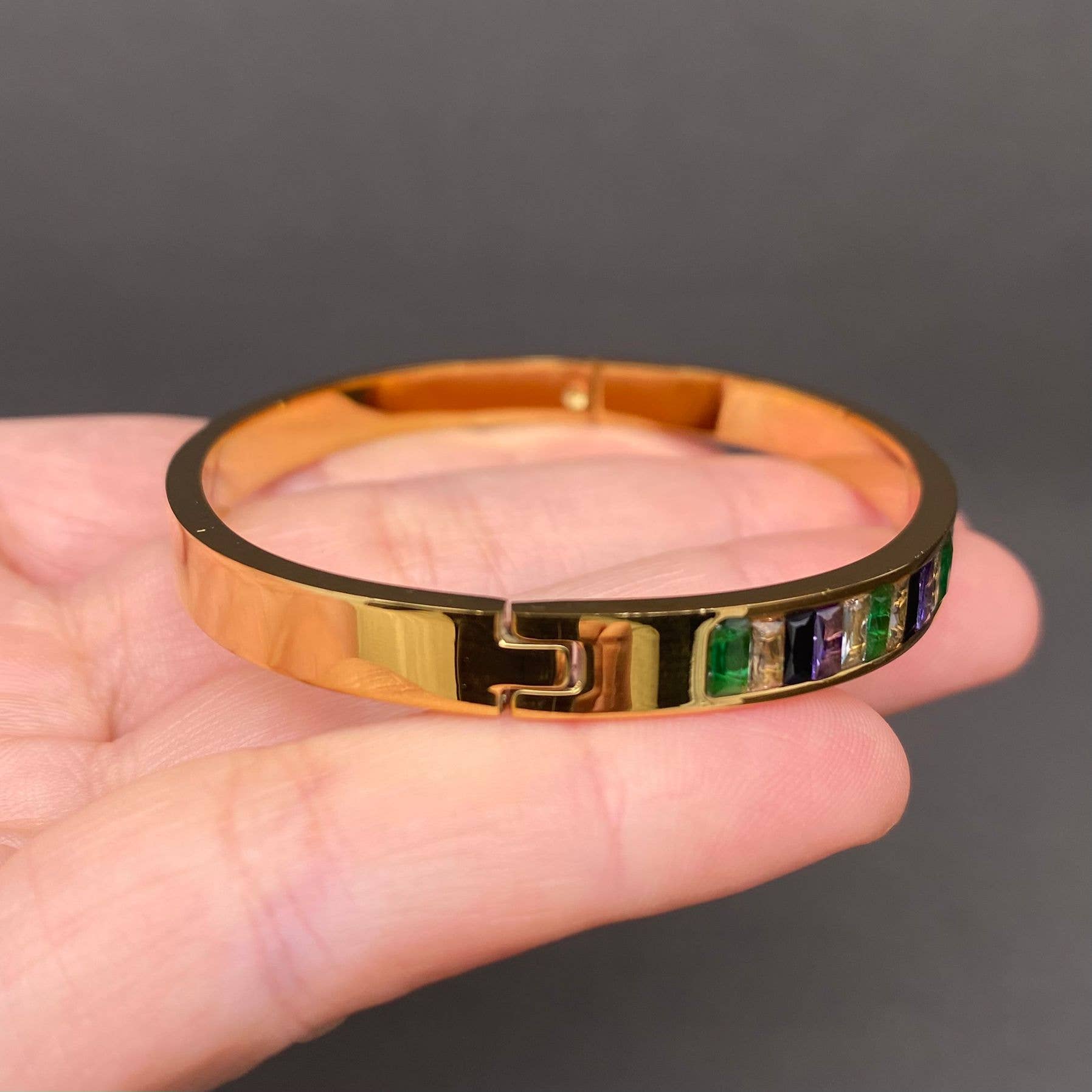 Lavender 18K Gold Plated Bangle - Spiral Circle