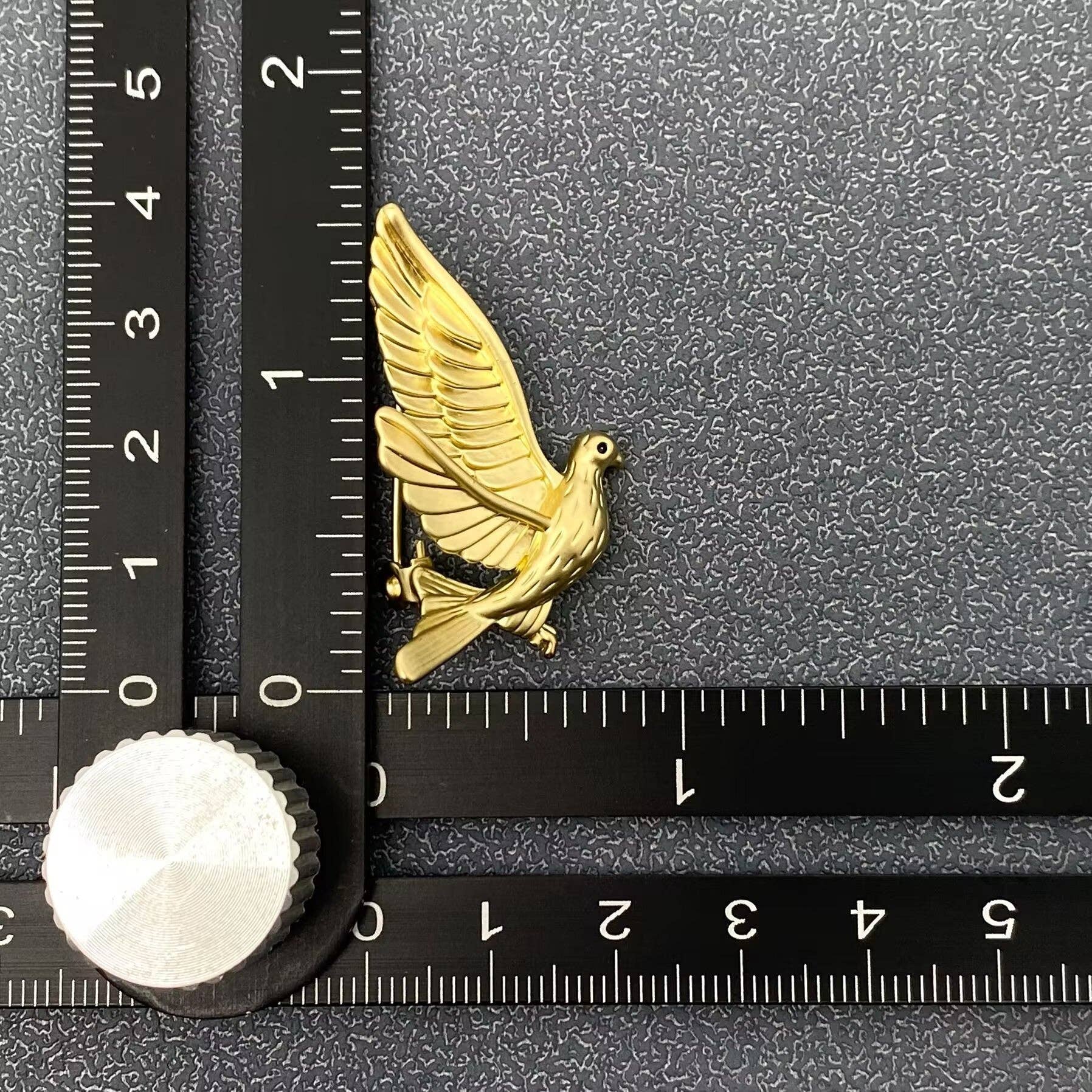 Matte Gold Plating Peace Dove Brooch - Spiral Circle