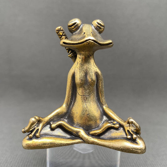 Meditating Kungfu Frog | Brass Figurine - Spiral Circle