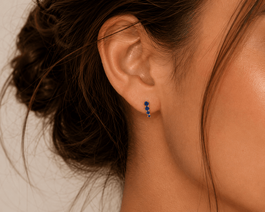 Mini Crawler | Sapphire | Gold Earrings - Spiral Circle