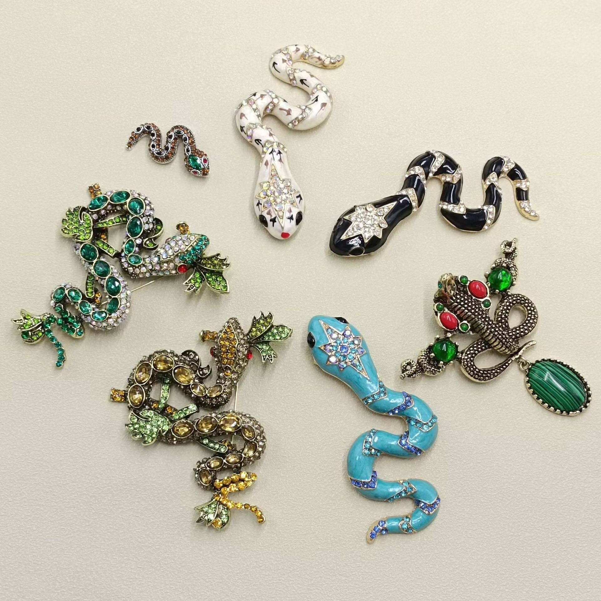 Multi - Style Inlaid Rhinestone Enamel Snake Brooch - Spiral Circle