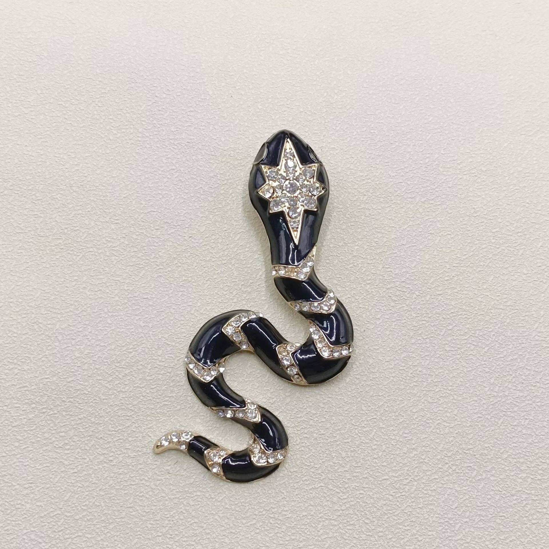 Multi - Style Inlaid Rhinestone Enamel Snake Brooch - Spiral Circle