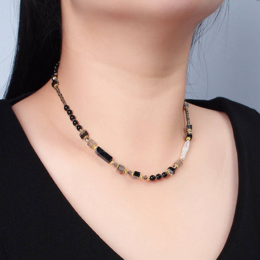 Onyx Beaded Necklace with Mother of Pearl - Spiral Circle