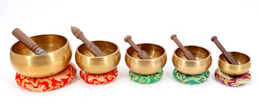 Petite Hand - Beaten | Singing Bowl | 3" - Spiral Circle