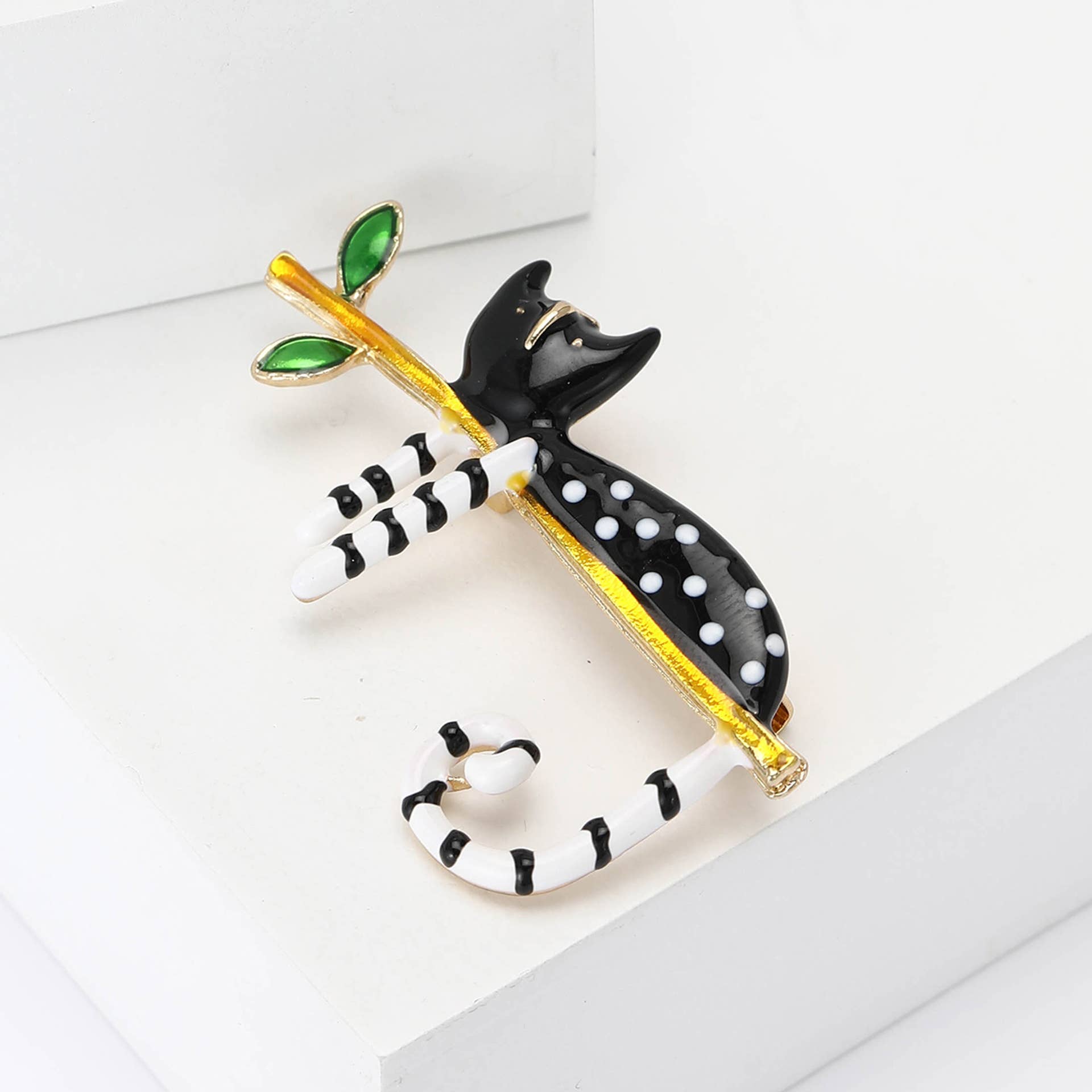 Polka Dot Cat Brooch - Spiral Circle