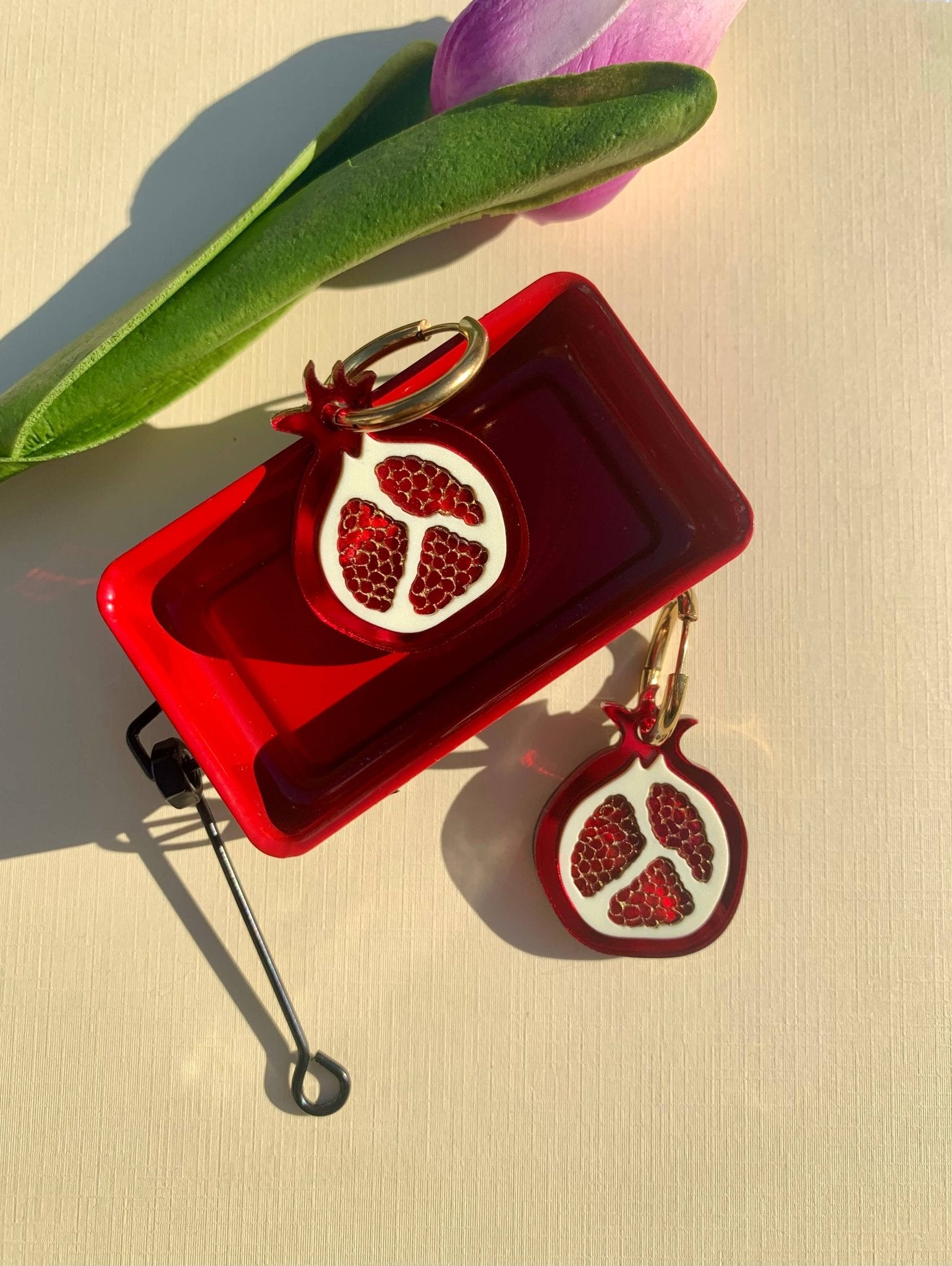 Pomegranates Earrings - Spiral Circle