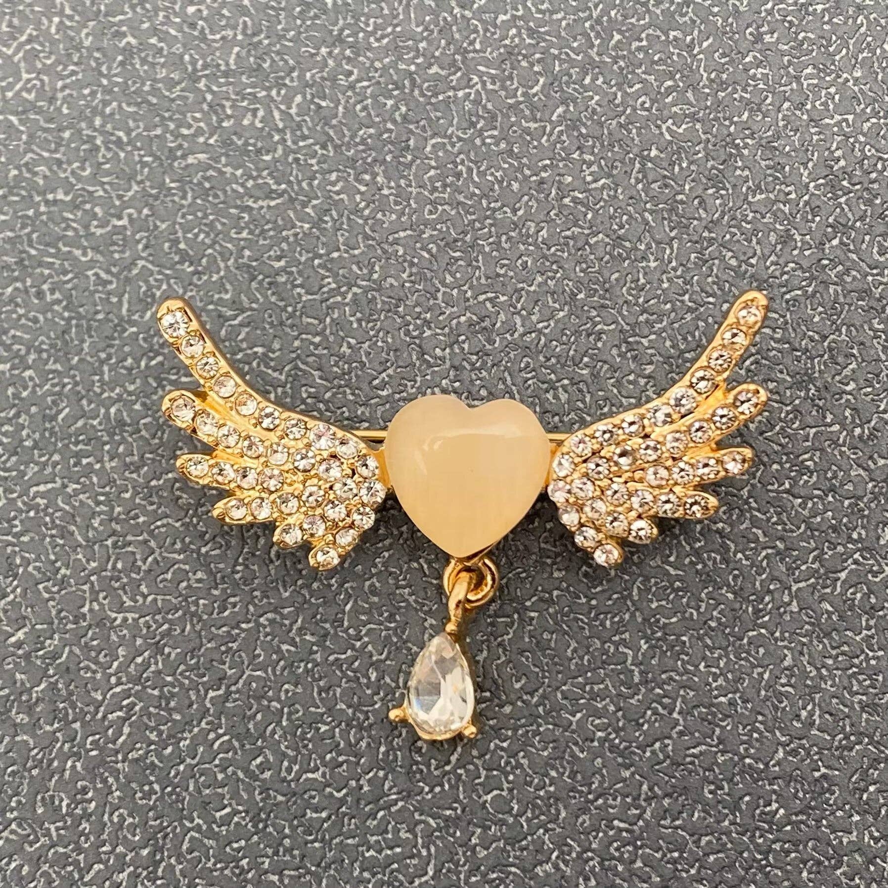 Rhinestone Angel Wings Heart - shaped Brooch - Spiral Circle