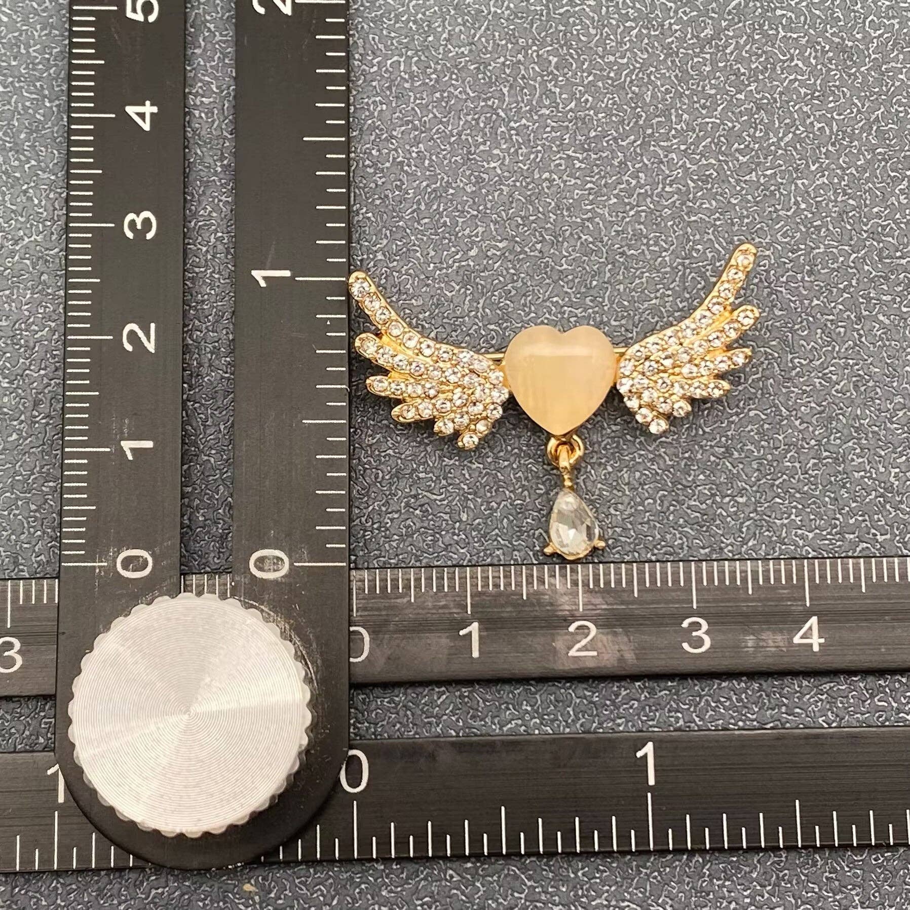 Rhinestone Angel Wings Heart - shaped Brooch - Spiral Circle