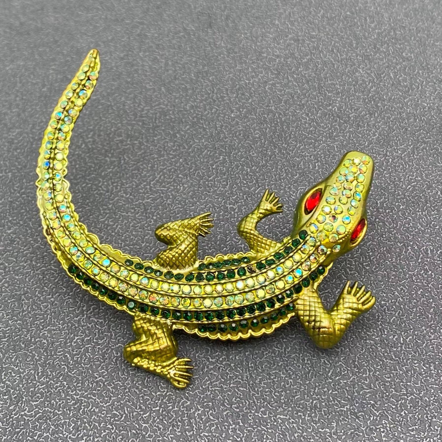 Rhinestone Crocodile Brooch - Spiral Circle