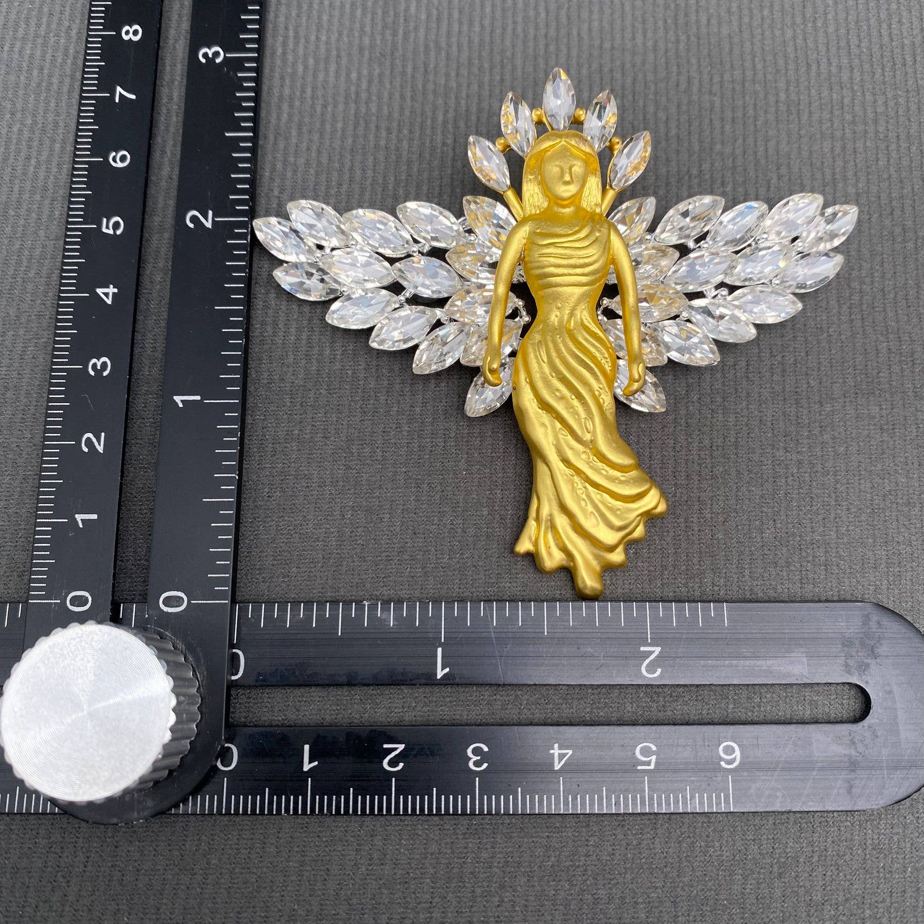 Rhinestones Inlaid Angel Brooch - Spiral Circle