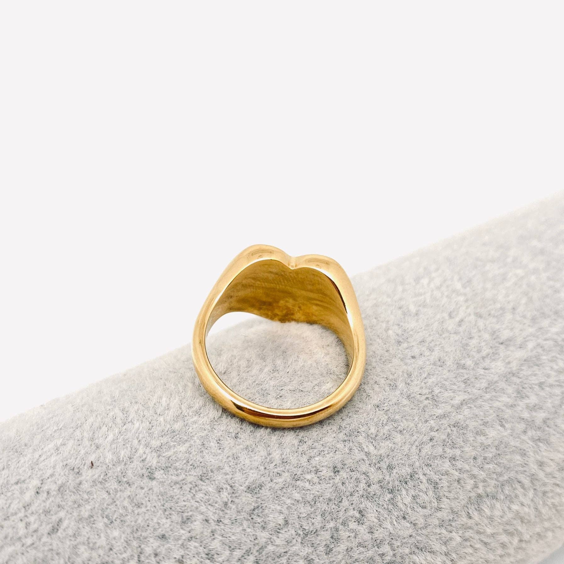 SELF LOVE CLUB |Heart Shaped 18K Gold Plated Rings - Spiral Circle