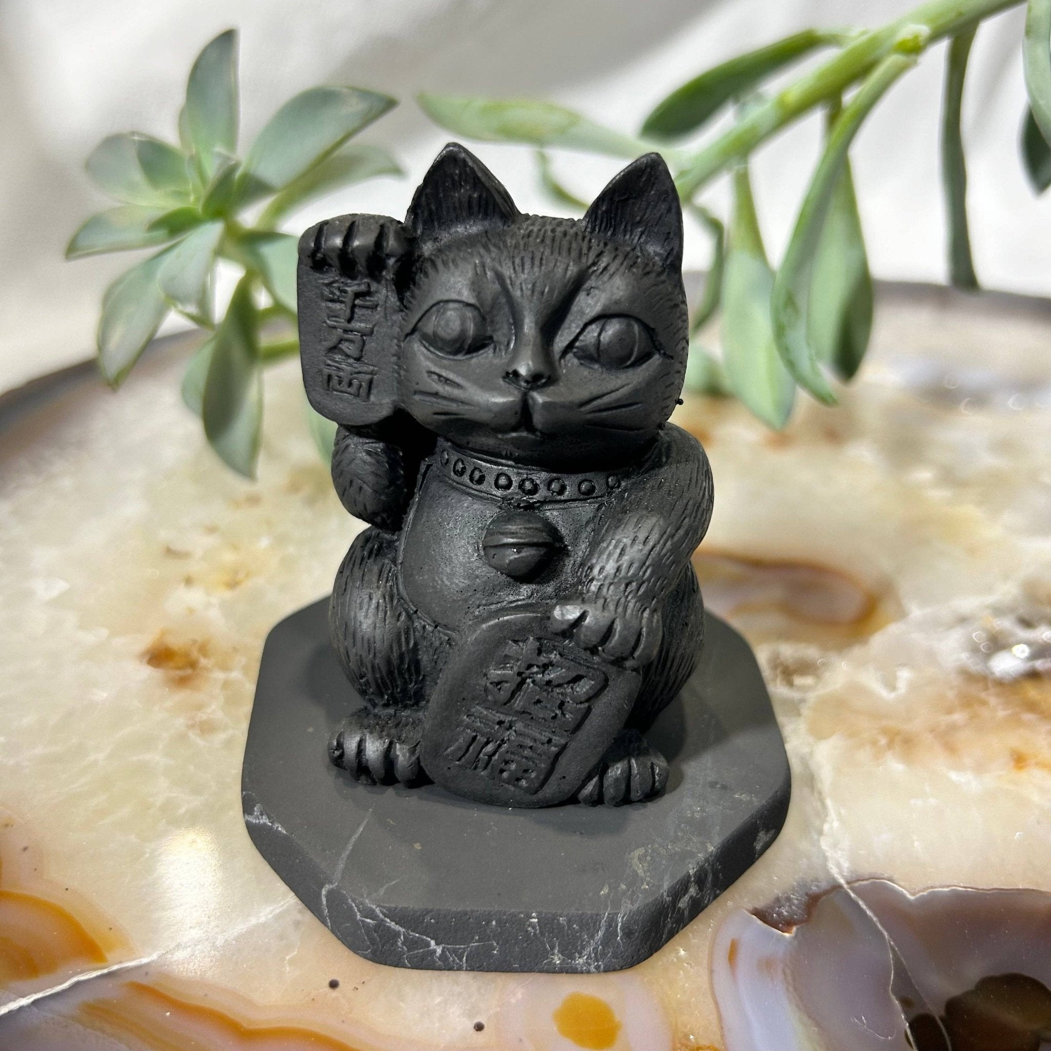 Shungite Figurine Maneki Neko - Spiral Circle