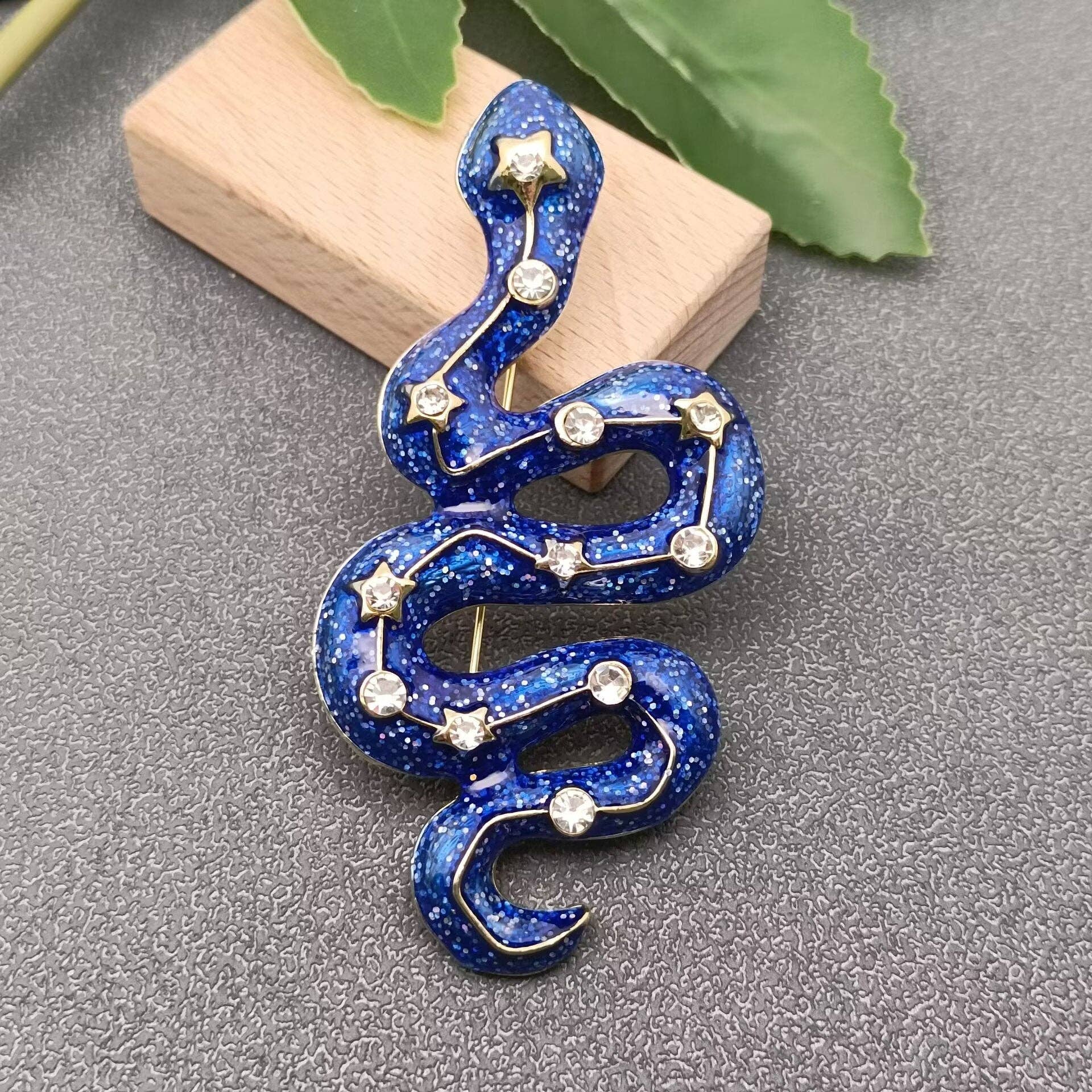 Sparkling Inlaid Rhinestone Snake Brooch - Spiral Circle