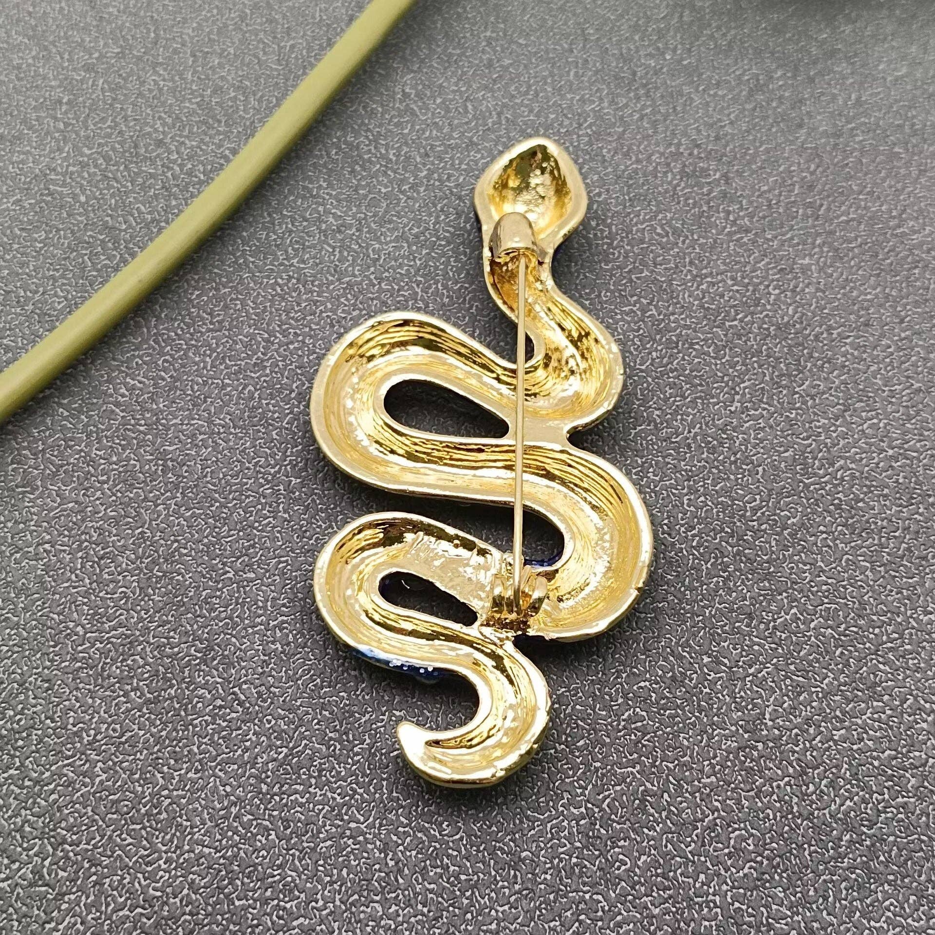 Sparkling Inlaid Rhinestone Snake Brooch - Spiral Circle